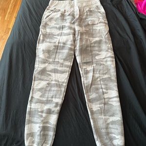 Women’s gray Camo sweatpants.